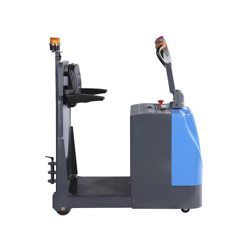 Почему буксирные тягачи с ручным управлением меняют представление об эргономичности погрузочно-разгрузочных работ?